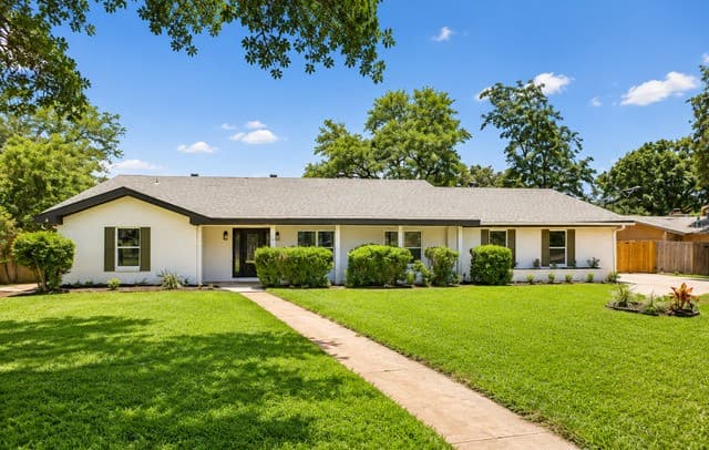 3-bedroom home for sale at 226 Gardenview in Castle Hills TX