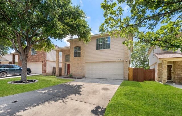 Home for sale at 4818 Crestwood Hill Dr in San Antonio, TX — photo 2