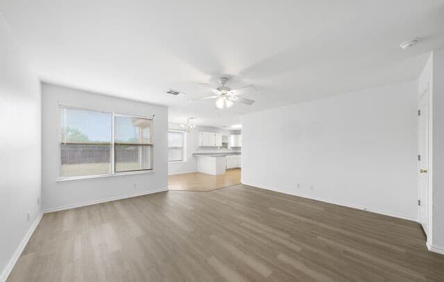 Home for sale at 4818 Crestwood Hill Dr in San Antonio, TX — photo 4