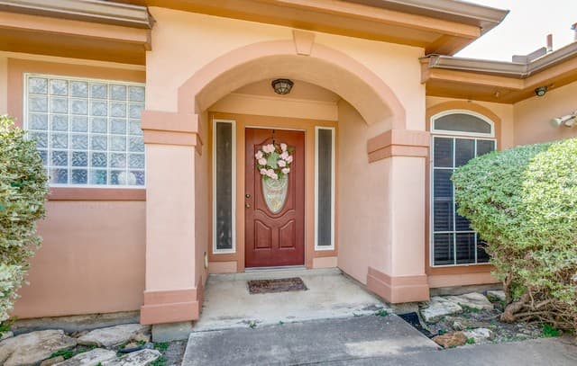 Home for sale at 12311 Course View Dr in San Antonio, TX — photo 3