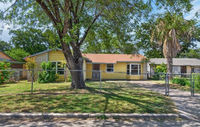 Home for sale at 2714 Lagoon Dr in San Antonio, TX — photo 4
