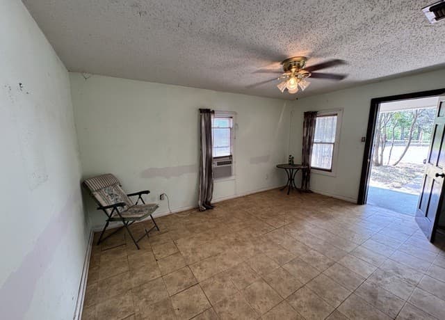 Home for sale at 1837 E Highland Blvd in San Antonio, TX — photo 5