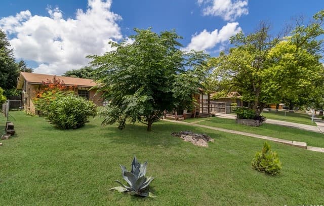 Home for sale at 4422 Bikini Dr in San Antonio, TX — photo 2