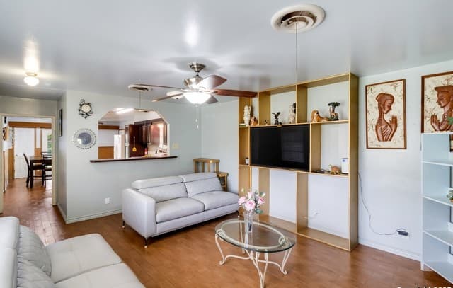 Home for sale at 4422 Bikini Dr in San Antonio, TX — photo 4