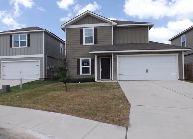 Home for sale at 10927 Chatham Ct in Converse, TX — photo 1
