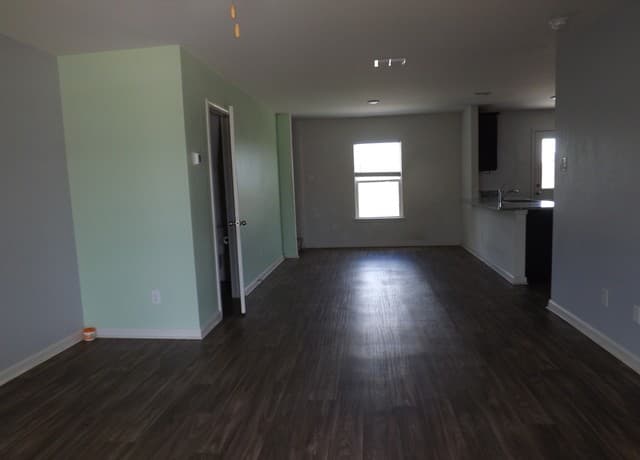 Home for sale at 10927 Chatham Ct in Converse, TX — photo 2