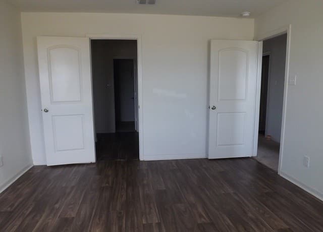 Home for sale at 10927 Chatham Ct in Converse, TX — photo 5