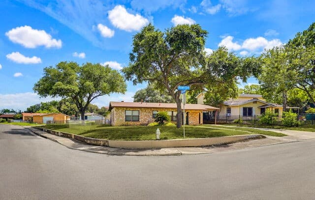 Home for sale at 126 Howerton in San Antonio, TX — photo 1
