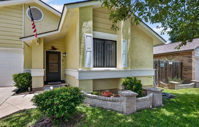 Home for sale at 13206 Larkbrook St in San Antonio, TX — photo 2
