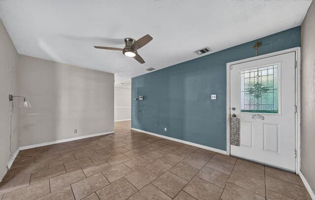 Home for sale at 158 Lelani St in San Antonio, TX — photo 5