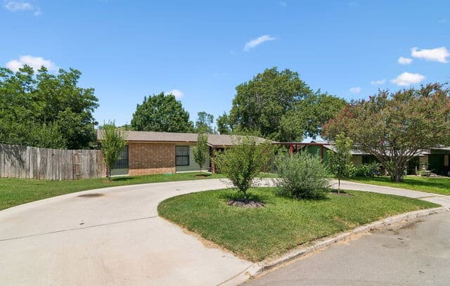 Home for sale at 5919 Wales St in San Antonio, TX — photo 5