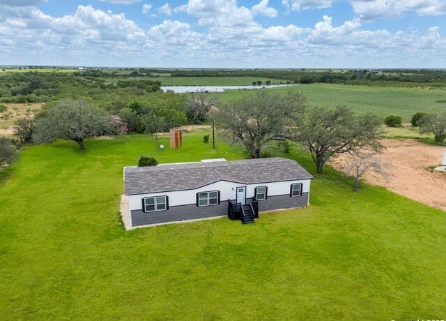 Home for sale at 2955 Fm 1333 in Poteet, TX — photo 3