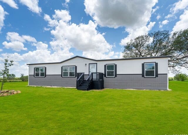 Home for sale at 2955 Fm 1333 in Poteet, TX — photo 5