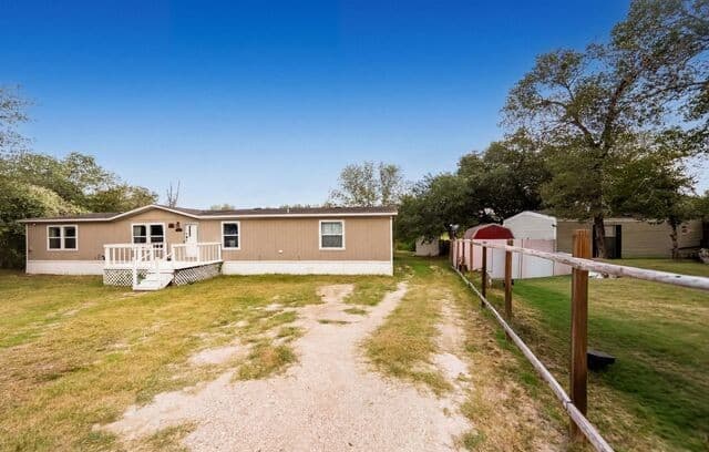 Home for sale at 3907 Anaqua Dr in Elmendorf, TX — photo 5
