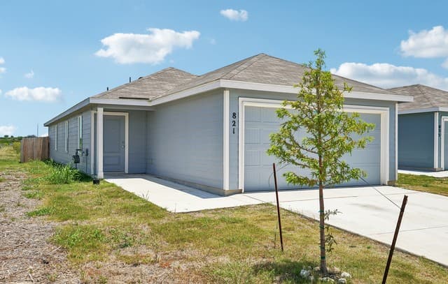 Home for sale at 821 Day Break Dr in Marion, TX — photo 1