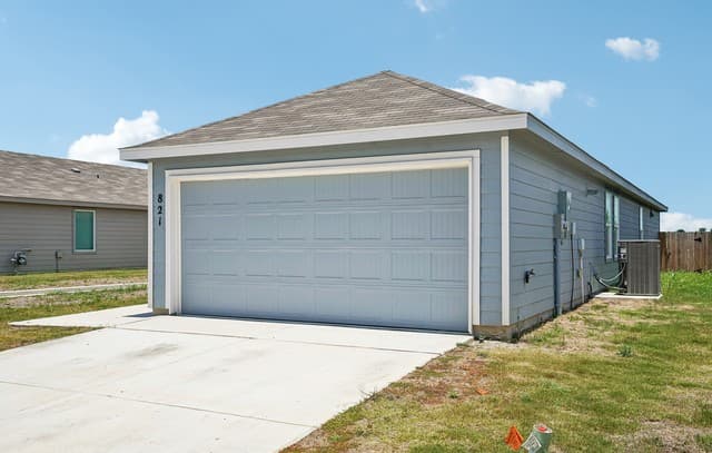 Home for sale at 821 Day Break Dr in Marion, TX — photo 3
