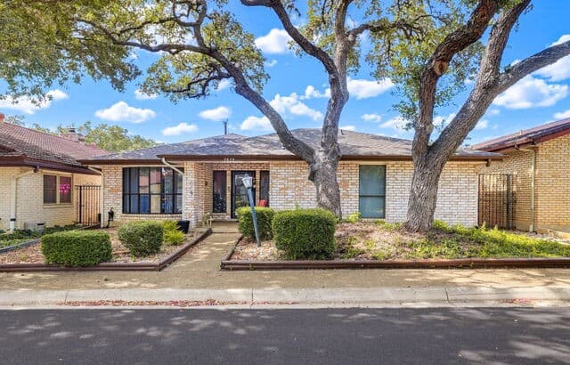 3-bedroom home for sale at 5829 Northgap St in Windcrest TX