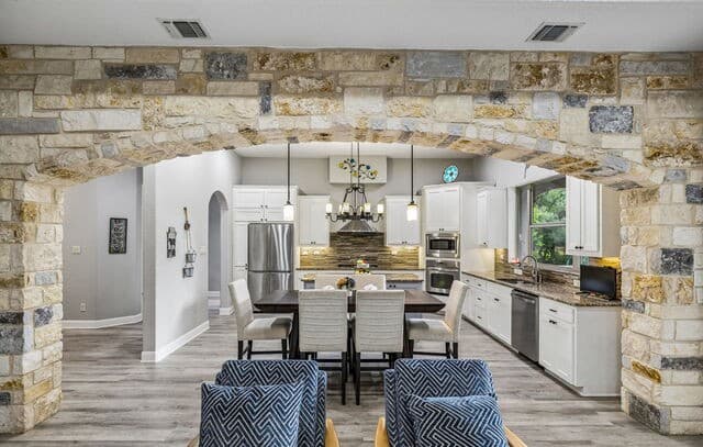 Home for sale at 13308 Iron Horse Way in Helotes, TX — photo 3