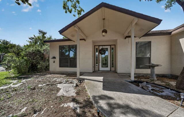 Home for sale at 254 Quail Dr in Universal City, TX — photo 5