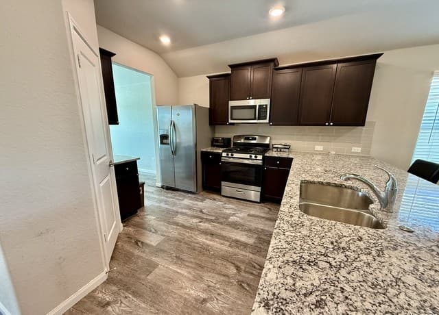 Home for sale at 807 Blue Landing in San Antonio, TX — photo 4
