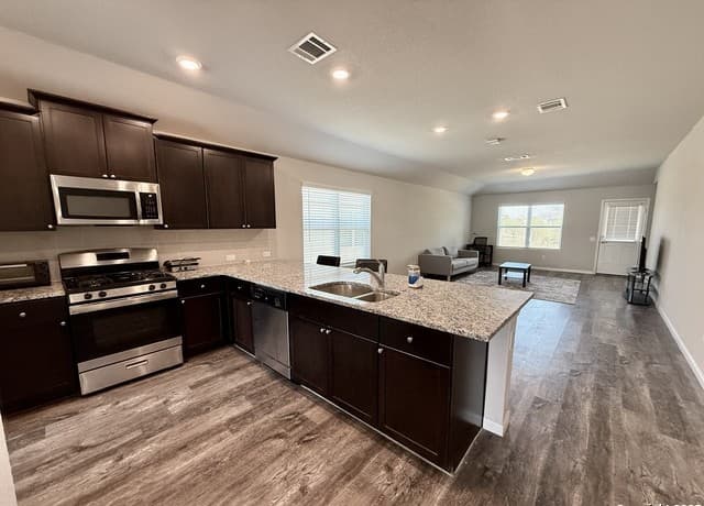 Home for sale at 807 Blue Landing in San Antonio, TX — photo 5