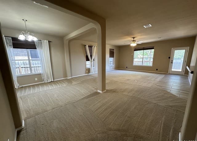 Home for sale at 2612 Cloverbrook Ln in Schertz, TX — photo 5