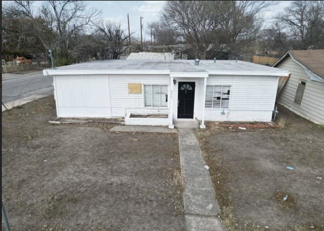 Home for sale at 235 Gillette Blvd in San Antonio, TX — photo 2