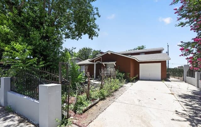 Home for sale at 5318 Costa Mesa St in San Antonio, TX — photo 2