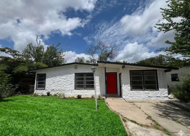 Home for sale at 1923 Valencia in San Antonio, TX — photo 1