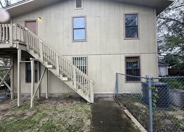 3-bedroom rental at 2007 Wyoming St Unit 3 in San Antonio TX