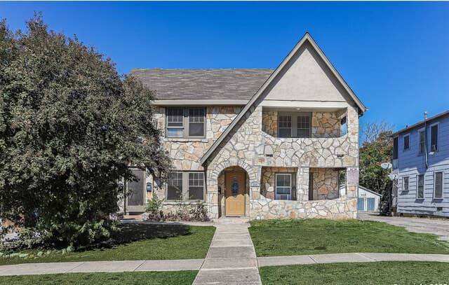 home for sale at 255 Natalen Ave in San Antonio TX