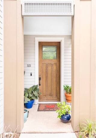 3-bedroom rental at 808 E Carson St Unit 101 in San Antonio TX
