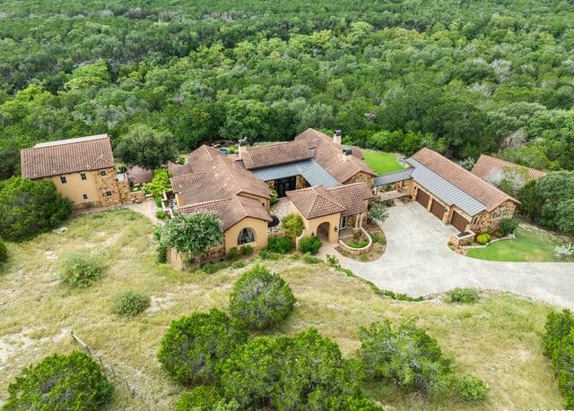 6-bedroom home for sale at 103 Castle Rock in Boerne TX
