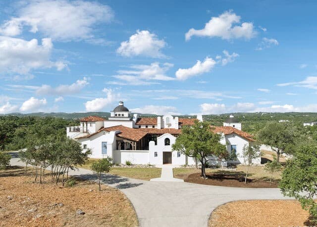 7-bedroom home for sale at 27285 Toutant Beauregard Rd. in Boerne TX