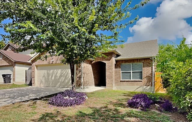 3-bedroom rental at 9603 Silver Crown in San Antonio TX