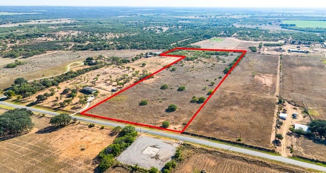 home for sale at FM 472 in Bigfoot TX