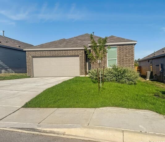 3-bedroom rental at 5708 Basil Chase in St Hedwig TX