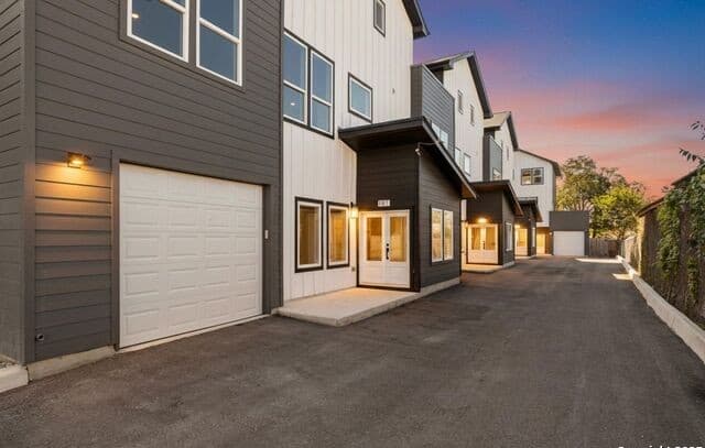 3-bedroom rental at 106 Bank St Unit 101 in San Antonio TX