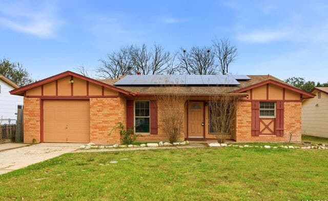 4-bedroom home for sale at 126 Meadow Way in Converse TX