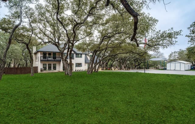 4-bedroom home for sale at 322 Dublin in Floresville TX