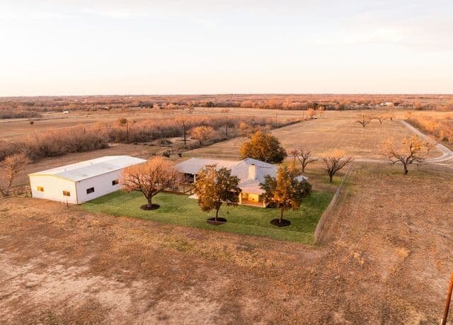 3-bedroom home for sale at 14320 La Vernia Rd in St Hedwig TX