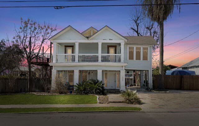 home for sale at 3221 N Flores in San Antonio TX
