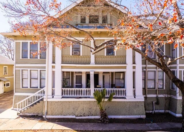 home for sale at 124 E Ashby Pl in San Antonio TX
