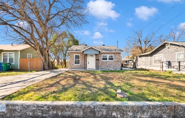 3-bedroom rental at 120 Bank St in San Antonio TX