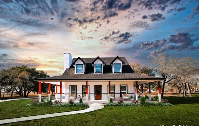 4-bedroom home for sale at 140 County Road 6871 in Natalia TX
