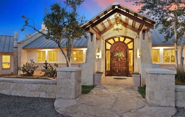 4-bedroom home for sale at 222 State Highway 46 E in Boerne TX