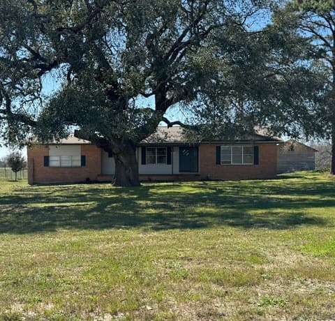 3-bedroom rental at 10353-B Fm 539 in Sutherland Springs TX