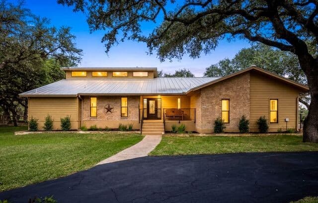 5-bedroom home for sale at 29274 Seabiscuit Dr in Fair Oaks Ranch TX