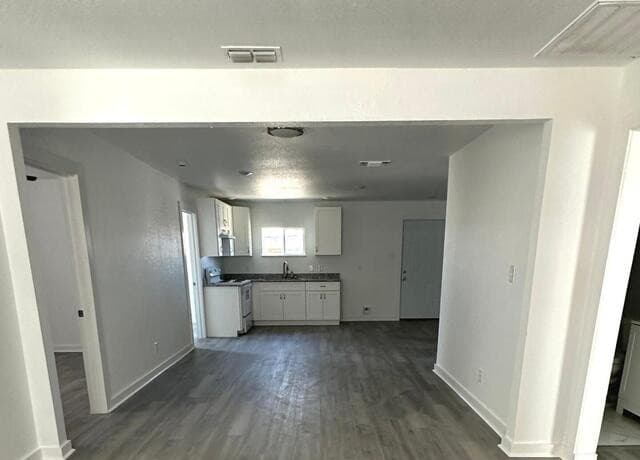 4-bedroom rental at 514 Davis in Devine TX