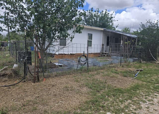 2-bedroom home for sale at 255 County Road 668 in Devine TX